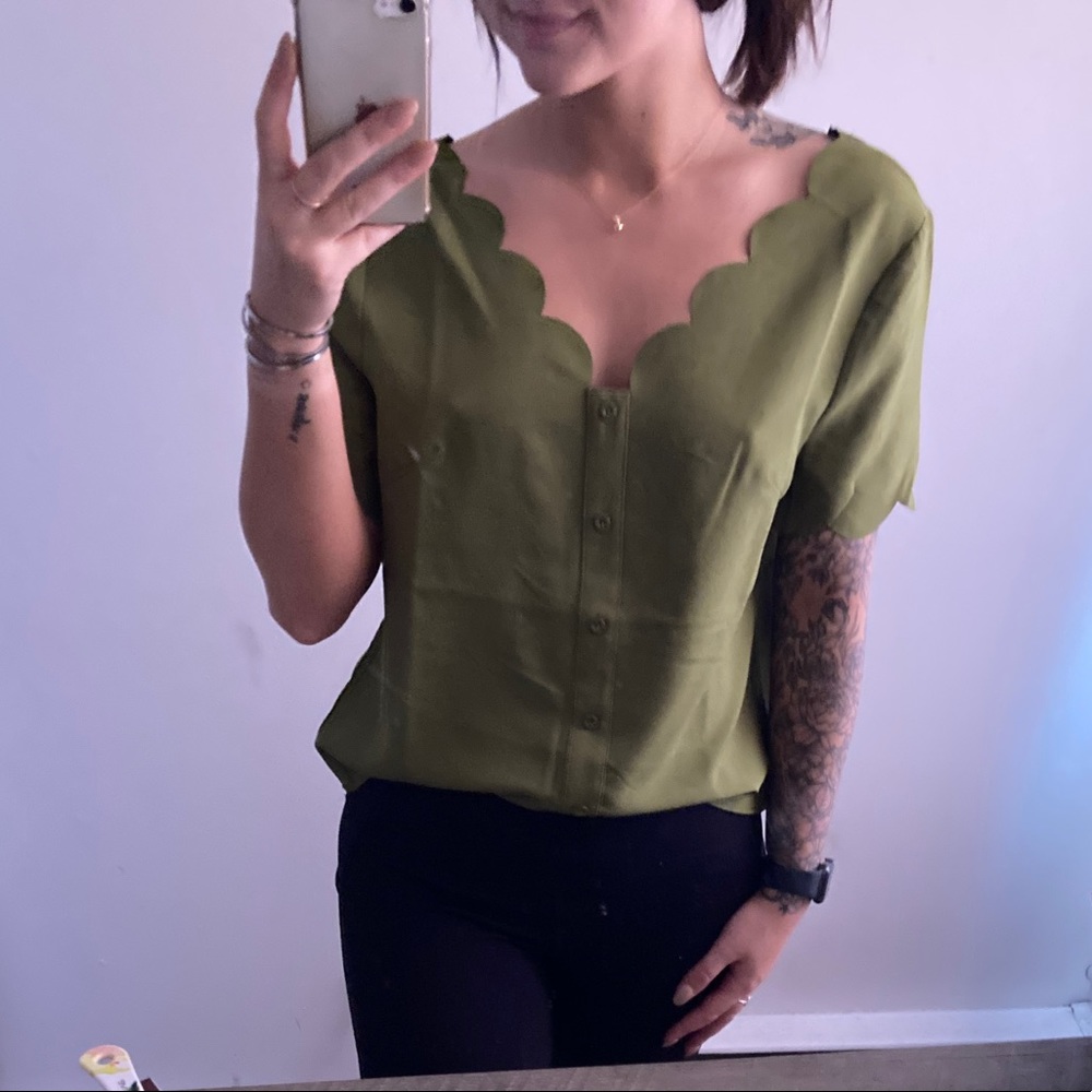 Scalloped edge olive green Top